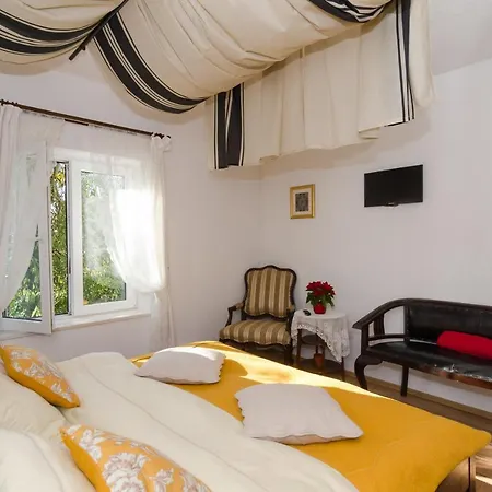 فندق مبيت وإفطار Garden 3*