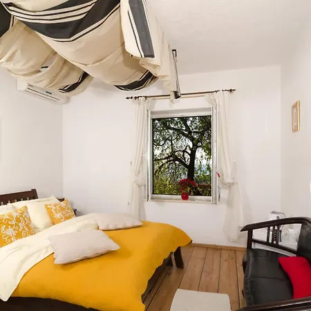 Garden 3* دوبروفينك