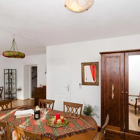 فندق مبيت وإفطار Garden 3*