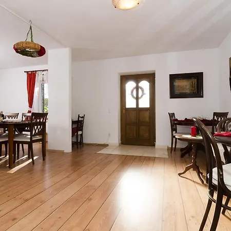 فندق مبيت وإفطار Garden 3*