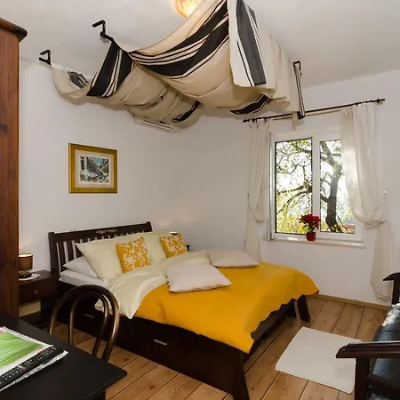 Garden فندق مبيت وإفطار 3*