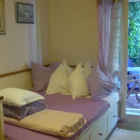 Garden فندق مبيت وإفطار 3*